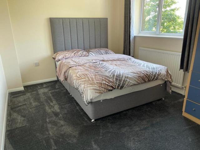 3 Bedroom Mid Terraced House Grays Екстер'єр фото