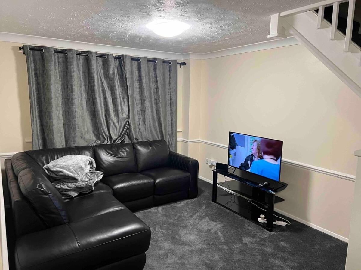 3 Bedroom Mid Terraced House Grays Екстер'єр фото